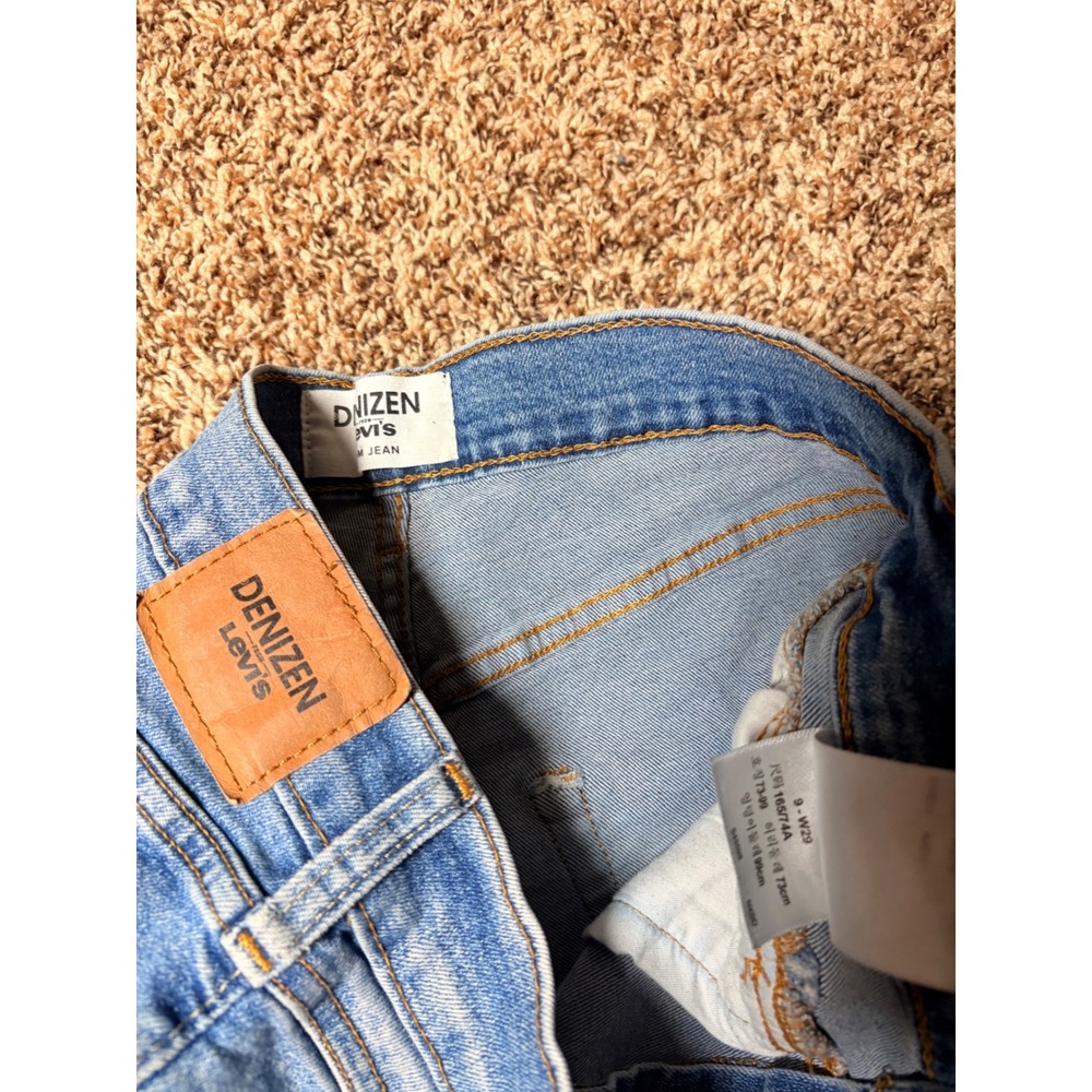 Denizen Levi's Womens High Rise Mom Jean Shorts Medium Wash Size 9 W29 #8 - Picture 3 of 4